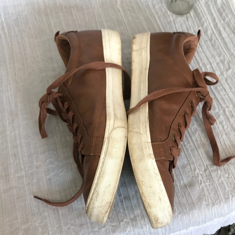 BANANA REPUBLIC size 12 vegan leather cognac brown low top sneakers